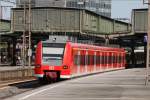 425 079 als RB 35 nach Wesel bei der Einfahrt in den Duisburger Hbf am 09.04.11