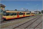 Der Travys OC Be 4/8 N° 3 (94800 450 003-9 D-TVYS) hat Chavornay verlssen und fährt nun als R11 nach Orbe.