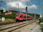 Einfahrender RE 33313 Stralsund-Binz,der am 26.Juli 2010,von 429 928 gefahren wurde,bei der Einfahrt in Lietzow.