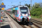 Werbehamster 442 854 als S1(Rostock-Warnemünde)bei der Ausfahrt in Rostock-Bramow.21.05.2020