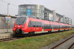 442 359 als S2(Warnemünde-Rostock)bei der Einfahrt in Warnemünde-Werft.13.11.2021