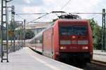 101 112-1 zog am 14.06.2013 den LPF 78082(HH-Langenfelde - Flensburg,IC1981 und IC2407)durch den Rendsburger Bahnhof.