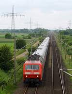 DB 120 101-1 als Zuglok des IC 2417 von Flensburg nach Köln festgehalten bei Lürschau/Schleswig. 01.06.2014