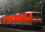 Wie viele ihrer  Kolleginnen  hat auch die 143 340-8 nochmal eine Verlängerung bekommen(REV/LD X/07.08.08, Verl/AK/21.07.15), hier konnte sie beim Halt in Schleswig festgehalten werden. Schleswig 01.10.2014