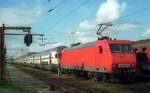 DB 145 053-5 mit SBB Dosto_Zug der zu Testzwecken in Dänemark weilte. Pattburg/Padborg 12.04.2001 (Bearb: M.Steiner, (C) D.Schikorr)