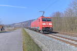 Mit einem KLV gen Würzburg Hbf fahrend ist es die 152 133 die hier bei Thüngersheim abgelichtet worden ist.