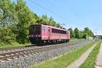 Am ersten Mai 2025 ist 155 137-3 im Reichsbahnlook mit DR Nummer 250 137-1 bei Thngersheim gen Gemnden LZ fahrend abgelichtet.