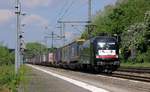 MRCE/TXL ES 64 U2-022 mit dem DGS 40577 nach Verona Q.E bei der Durchfahrt in Schleswig am 21.05.2017