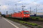 DB 185 290-4, REV/LD X/20.03.15, Verl/LMR9/24.02.23 km Abh, und 185 393-6, REV/BSE9/18.12.17/ mit Güterzug. Neuwied 13.09.2023