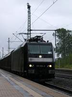 CFL Cargo/MRCE 185 556-8 mit dem sonntäglichen Bedarfszug aus Celle durchfährt hier Schleswig am 11.08.2013
