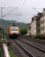 Eigentlich nur mal aus Neugierde ausgestiegen überraschte mich die Locon 189 820 mit ihrem Güterzug am Bü Lorchhausen(Km 79,7).