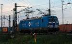 EGP 193 838-0 REV/628/16.07.26 auf dem Weg sich einen Containerzug zu holen.