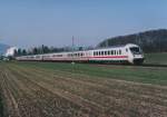 SBB/DB: IC mit Re 4/4 II auf der alten Stammstrecke Bern-Olten bei Herzogenbuchsee im Jahre 2004.