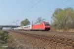 101 107-1 schiebt den IC 2440 Dresden - Köln bei Borsdorf bei Leipzig.