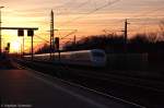 808 022-8  Eberswalde  als ICE 554 von Berlin Ostbahnhof nach Köln Hbf, bei der Durchfahrt in Rathenow und fuhr mit einer weitern ICE 2 Garnitur den Sonnenuntergang entgegen.