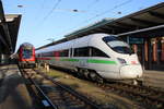 ICE 1671 von Rostock Hbf nach Karlsruhe Hbf im Rostocker Hbf neben an stand noch der RE 5 Richtung Elsterwerda.19.01.2020