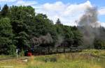 Mallet-Lokomotive 105 der Museumsbahn Blonay-Chamby + Mallet-Lokomotive der HSB 99 5902 NWE 12 vor Traditionszug der Harzer Schmalspurbahnen als Sonderzug Wernigerode - Brocken, fotografiert bei