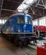   Die 118 003-3, ex DR E 18 003, ausgestellt am 18.07.2012  in der Fahrzeughalle des DB-Museums Koblenz-Lützel.