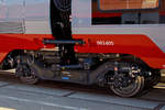   Detailbild eines Jakobs-Drehgestelles des GA 755 401 (British Rail Class 755/4), ein vierteiliger FLIRT-Triebzug mit bimodalem Antrieb (BMU) fr Greater Anglia (GB), der von Stadler auf der
