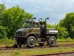 Zweiwege-Fahrzeug UNIMOG 406 ZW 82S der Bundeswehr am 18.05.2014 ausgestellt beim Erlebnisbahnhof Westerwald der Westerwlder Eisenbahnfreunde 44 508 e.