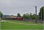 Die Diesellok 211 041-9 (92 80 1211 041-9 D-NeSA) steht im Bahnhof Zollhaus Blumberg mit ihrem Zug für die Vormittagsfahrt bereit.