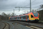 Am 09.12.2018 durchfährt 429 041 (94 80 0429 020-1 D-HEB) der Hessischen Landesbahn Cölbe in Richtung Marburg.