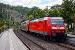 Die 146 001-3 (91 80 6146 001-3 D-DB) der DB Regio NRW schiebt am 15 September 2024, den RE 9 - Rhein Sieg Express (RSX) Siegen - Köln – Aachen, vom Bahnhof Kirchen (Sieg) weiter in