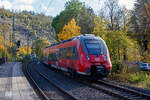 Zwei gekuppelten vierteiligen Bombardier Talent 2 – 442 758 / 258 und 442 755 / 255 verlassen am 22 Oktober 2024, als RE 9 - Rhein Sieg Express (RSX)  Siegen – Köln - Aachen –