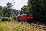 Steuerwagen voraus verlässt der RE 9 rsx - Rhein-Sieg-Express (Siegen – Köln – Aachen) am Freitag den 13 Juni 2025 den Bahnhof Kirchen/Sieg. Hier am Zugschluss die schiebende 146 005-4 (91 80 6146 005-4 D-DB) der DB Regio NRW.

Die TRAXX P160 AC1 wurde 2001 von ABB Daimler-Benz Transportation GmbH in Kassel unter der Fabriknummer 33812 gebaut.