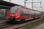 442 339 als S1(Warnemnde-Rostock)bei der Einfahrt im Rostocker Hbf am 08.01.2017,spter gab es fr den braven Nager noch ein bisschen Hamster-Futter.