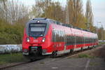 442 347 als S1(Warnemünde-Rostock)bei der Einfahrt im Haltepunkt Rostock-Holbeinplatz.28.04.2017