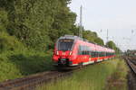 442 353 als S1(Warnemünde-Rostock)bei der Einfahrt in Rostock-Bramow.21.05.2018