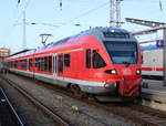 429 529-1 als RB 12(13261)von Rostock Hbf nach Ribnitz-Damgarten West kurz vor der Ausfahrt im Rostocker Hbf.13.11.2020