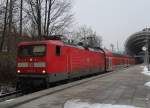 112 171-4 mit RE 21015 von Kiel Hbf nach Hamburg Hbf kurz vor der Abfahrt im Kieler Hbf.28.01.2012