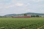 Die RB 15357 Frankfurt/Main - Heidelberg zwischen Weinheim-Lützelsachsen und Großsachsen-Heddesheim.