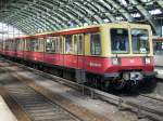 485 097 zum Flughafen Berlin Schnefeld am 12.April 2009 in Berlin Ostbahnhof.