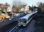 Der Traditionszug 470 128 des Vereins Historische S-Bahn Hamburg kam Pünktlich in den S-Bahnhof Blankenese am 03.12.2016 Eingefahren.