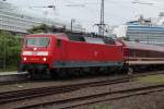 120 145-8 mit DZ2673 im Bahnhof Warnemnde.27.05.2011