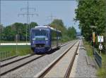 Wagen 68 der Bodensee-Oberschwaben-Bahn (BOB) bei Berg/Weingarten auf dem Weg nach Friedrichshafen.