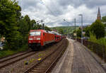 Die 152 085-7 (91 80 6152 085-7 D-DB) der DB Cargo AG fährt am 16 Juli 2025, mit einem langen Autotransportzug (Wagen der Gattung Laaers 506 o.ä.) beladen mit Autos der bekannten Ingolstädter Automarke), durch Kirchen (Sieg) in Richtung Köln. Nochmals einen lieben Gruß an den netten Lokführer zurück.

Die Lok wurde 1999 bei Krauss Maffei (heute Siemens) in München-Allach unter der Fabriknummer 20212 gebaut.

Heute war meine Ausbeute an der Siegstrecke sehr erfolgreich, in nicht einmal 1,5 Stunden konnte ich 11 Güterzüge ablichten, zudem grüßten mich alle Lokführer recht freundlich. Das ist an der Siegstrecke sehr viel, es gab wohl Probleme auf den Rheinstecken, sowie die Streckensperrung der Ruhr-Sieg-Strecke.
