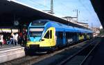 Im Sommer 2008 wartet der Stadler Flirt ET 017 der Westfalenbahn im Hauptbahnhof Mnster auf die Weiterfahrt nach Osnabrck.