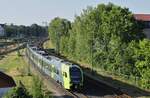 Am Morgen des 08.07.2023 fährt der Nordbahn-Flirt 3 ET 6.08 mit einer RB 61 aus Elmshorn in Richtung Itzehoe aus