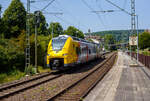 Normalerweise heißt es Dieselnetz Eifel-Westerwald-Sieg (Los 2), zudem auch die Linie RB 90  Westerwald-Sieg-Bahn  von Siegen über Betzdorf/Sieg, Au/Sieg, Altenkirchen/Westerwald und Westerburg nach Limburg/Lahn gehört. Bisher wurde die Verbindung nur mit Dieseltriebzügen der HLB vom Typ LINT 27 oder 41 gefahren. Aber die ca. 40 km lange Strecke zwischen Siegen und Au/Sieg ist elektrifiziert. Den weiteren ca. 78 km sind aber ohne Oberleitung. 

Nun wird aber auch hier elektrisch gefahren und zwar mit Hybridtriebzügen (E/Akku) vom Typ SIEMENS Mireo Plus B. Ein großer Fortschritt für den Klimaschutz am Westerwald.

Hier verlässt der HLB 563 801 / 563 901 (94 80 0563 801-0 D-HEB / 94 80 0563 901-8 D-HEB), ein zweiteiliger Hybridtriebzug (E/Akku) der BR 563 vom Typ SIEMENS Mireo Plus B der HLB (Hessische Landesbahn GmbH), am Freitag den 13 Juni 2025 den Bahnhof Kirchen/Sieg und fährt weiter in Richtung Betzdorf.