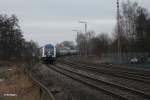 223 144 mit einem Kesselzug bei der Einfahrt in Wiesau.02.01.14