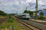 Die Triebzge vt 1.02 und 1.03 (643 109 und 643 116) erreichen als RB 67 nach Mnster am 29.07.22 den Bahnhof Bielefeld-Brackwede.