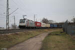 186 385-1 mit einem Containerzug in der Treuchtlinger Kurve in Nürnberg Hohe Marter.