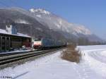 185 102 und eine Schwester Maschine ziehen ein Intermodalzug bei Niederaudorf in Richtung Kufstein.