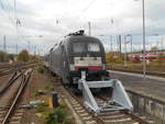 MRCE ES64U2-008,auf dem Abstellgleis 17a,am 27.Oktober 2018,in Berlin Lichtenberg.