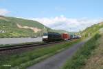 ES64 F4 995 mit einem Containerzug bei der Blockstelle Bodenthal.