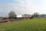 223 143 rollt langsam mit dem Wiesau Containerzug nach Hamburg kurz hinter Wiesau und erreicht gleich den BÜ Schönfeld.